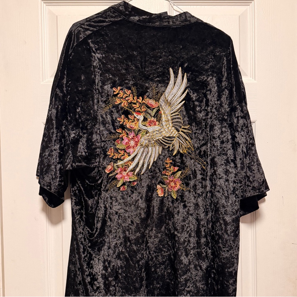 Gypsy Hearts Elegant Dark Blue Velvet Robe with Crane Embroidery